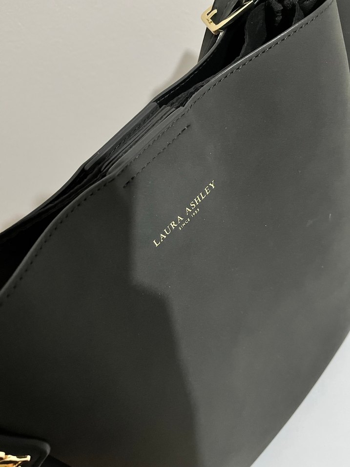 Siyah Deri Tokalı Minimalist Kadın Çanta - Görsel 3