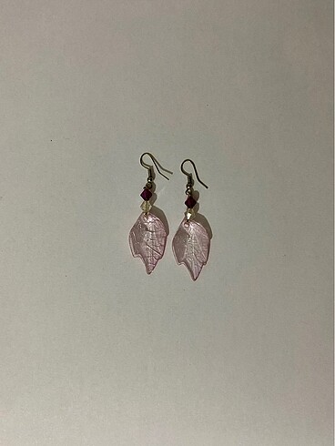 Pembe küpe