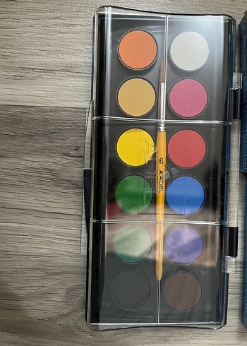 ADEL 12 Renk Suluboya Seti - Görsel 2