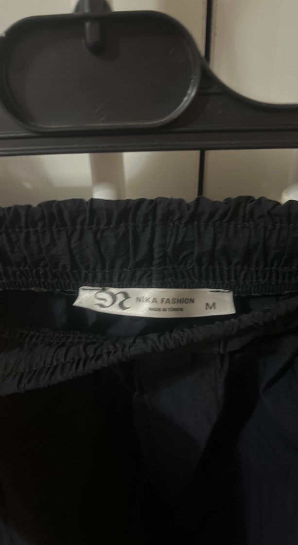 Siyah paraşüt pantolon - Görsel 3