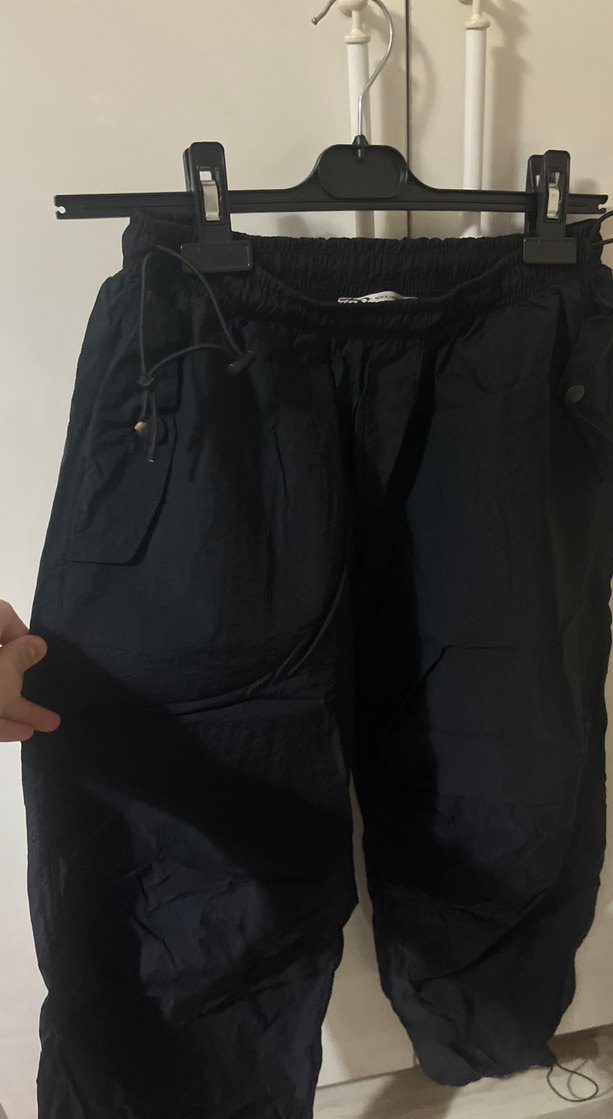 Siyah paraşüt pantolon - Görsel 4