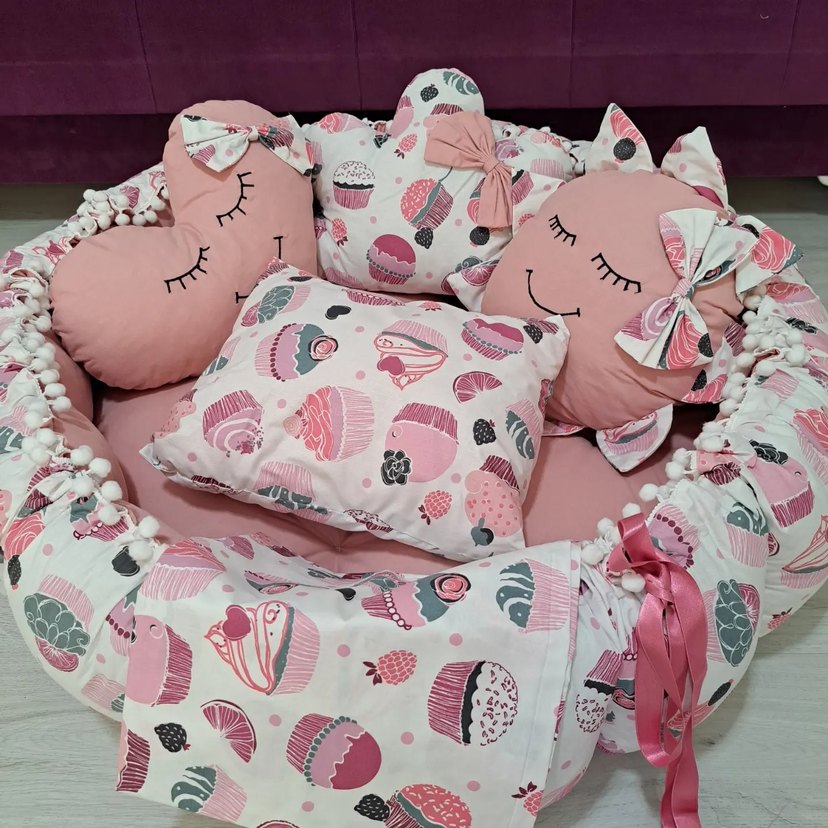 Pembe Desenli Bebek Uyku Seti ve Aksesuarları - Görsel 5