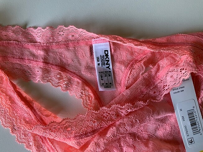 m Beden Etiketi Üzerinde DKNY Dantelli Külot