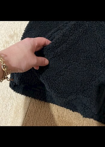 Siyah Yumuşak Kürklü Kadın Mont - Görsel 3