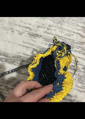 Zincir Detaylı Sarı Lacivert Örgü Çanta - Görsel 3