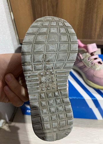 Kız Çocuk Pembe Bağcıklı ve Cırt Cırtlı Spor Ayakkabı - Görsel 2