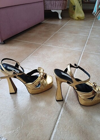 Altın Gold yüksek topuk ayakkabı