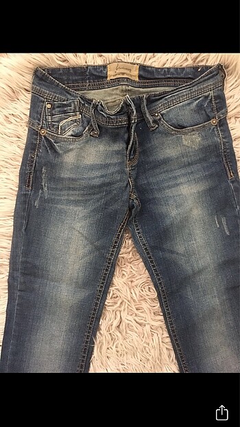 34 Beden mavi Renk Stradivarius jean