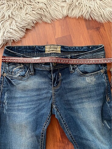 34 Beden Stradivarius jean