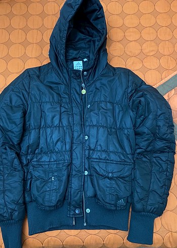 Düğmeli Kapüşonlu siyah Kadın Kışlık Mont - Görsel 3