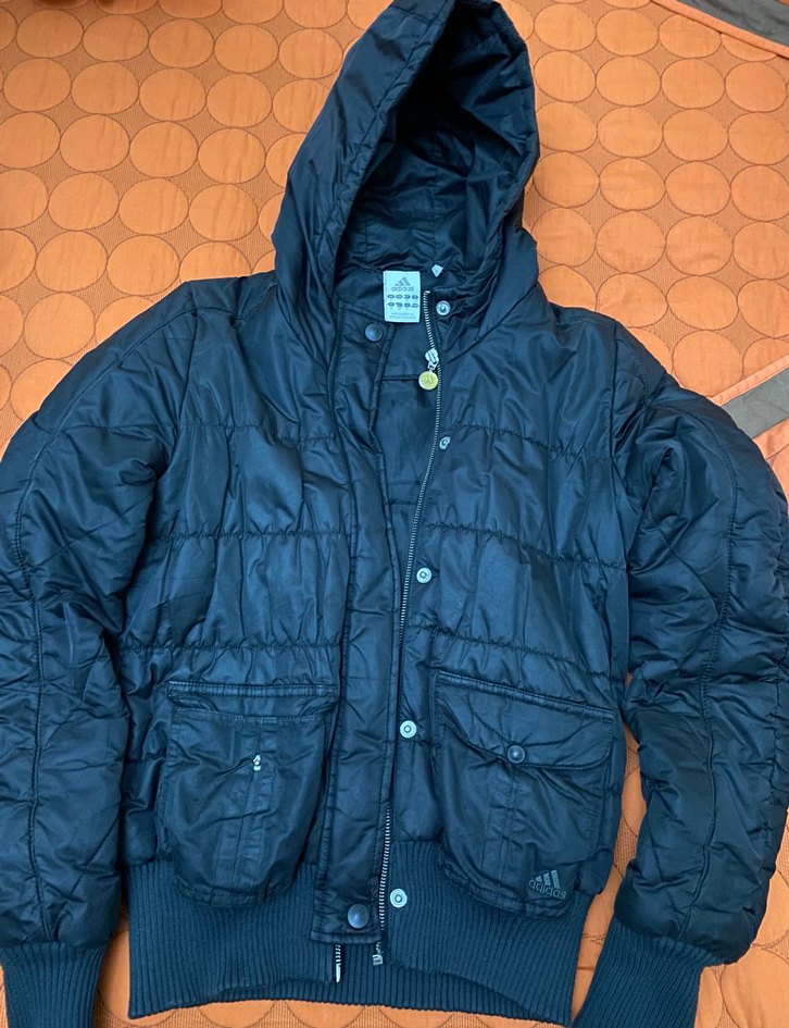 Düğmeli Kapüşonlu siyah Kadın Kışlık Mont - Görsel 2