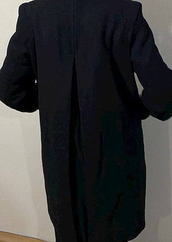 Düğmeli Siyah Kaban - Görsel 3