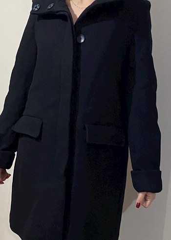 Düğmeli Siyah Kaban - Görsel 2