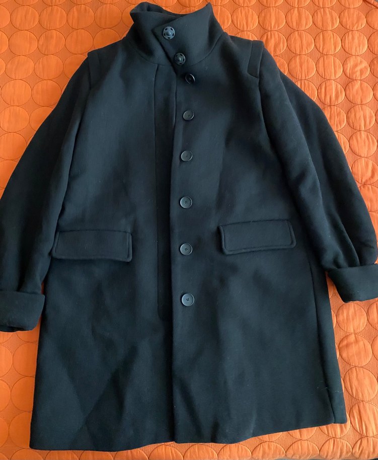 Düğmeli Siyah Kaban - Görsel 4