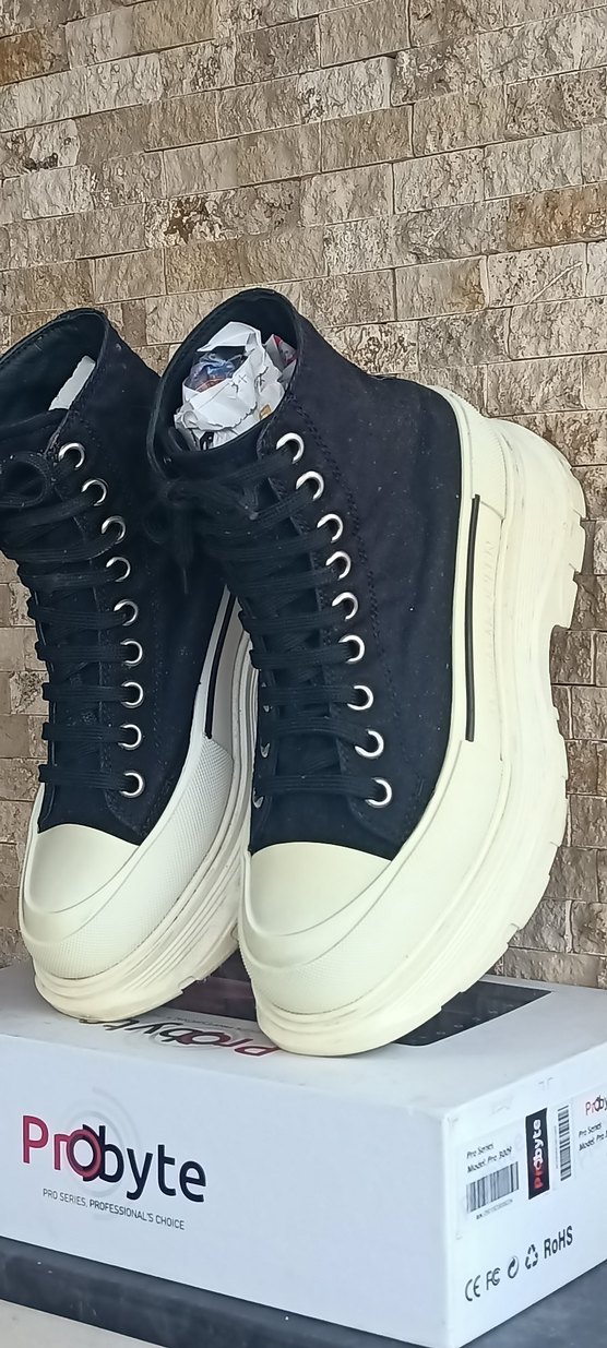 Alexander McQueen Beyaz Siyah bayan Spor Ayakkabı - Görsel 3