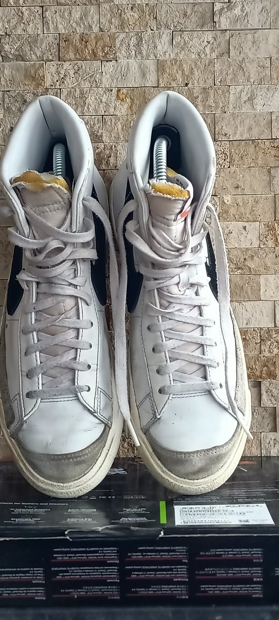 Nike Beyaz Siyah Bağcıklı Spor Ayakkabı - Görsel 2