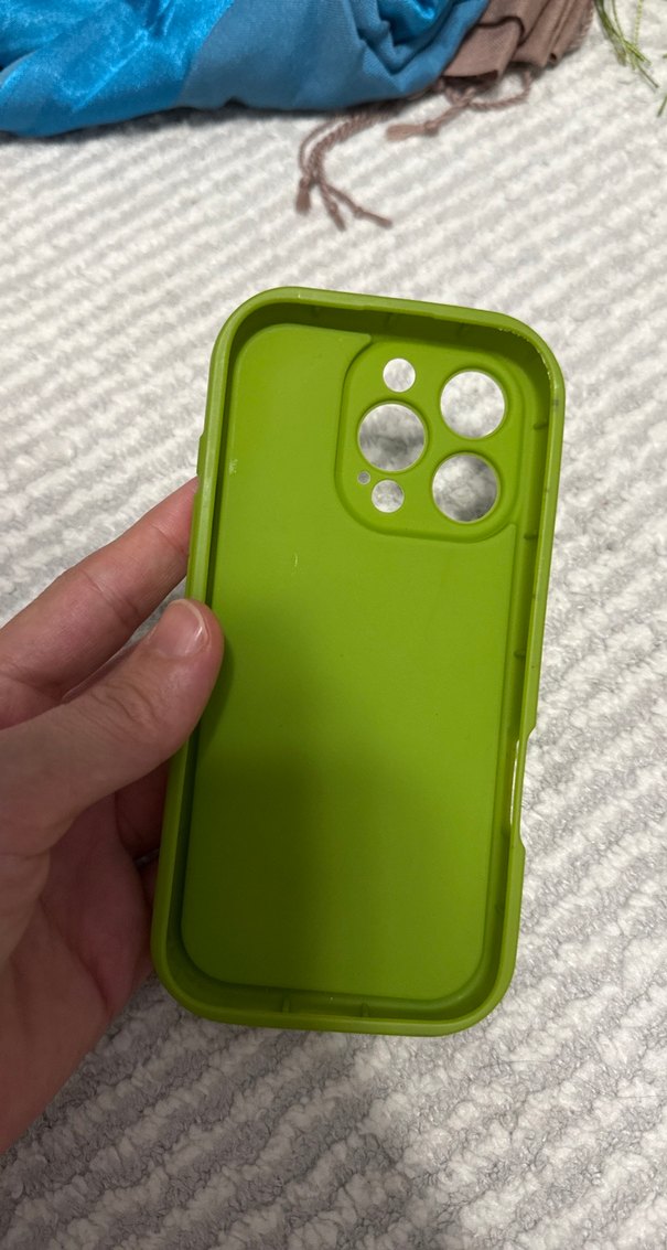 16 pro Düğmeli Pastel Yeşil Telefon Kılıfı - Görsel 2