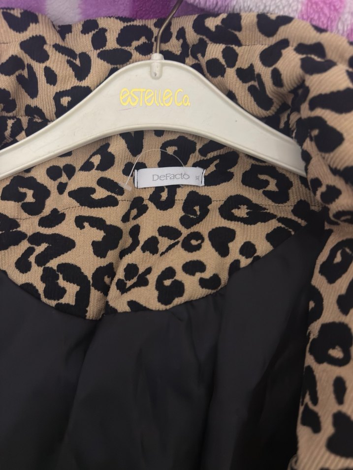 Kahverengi Leopar Desenli Kadın Mont - Görsel 3