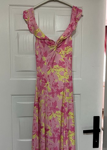 Pembe Çiçek Desenli Drapeli Uzun Elbise - Görsel 4