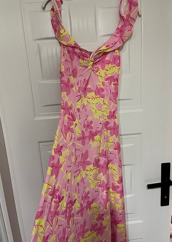 Pembe Çiçek Desenli Drapeli Uzun Elbise - Görsel 5