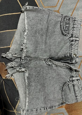 Gri Düğmeli Salaş Mini Kot Şort - Görsel 4