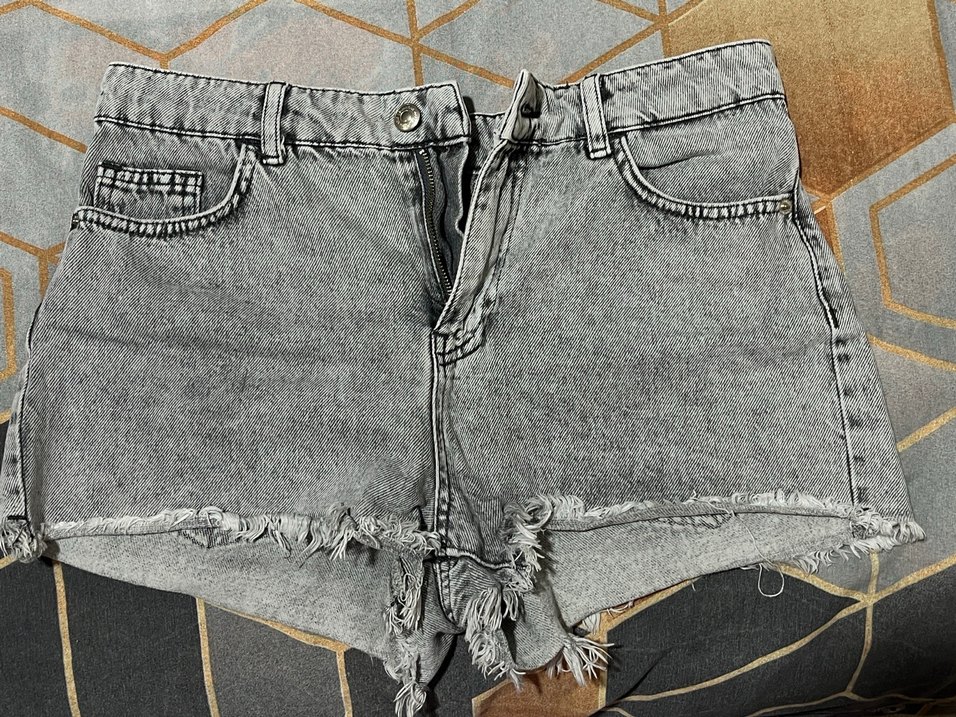 Gri Düğmeli Salaş Mini Kot Şort - Görsel 3