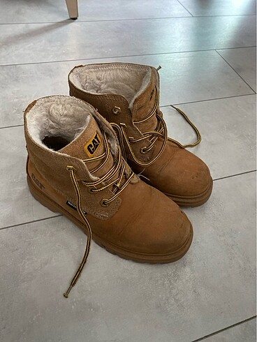 Cat marka 35 numara bot