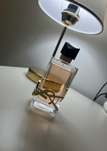 Yves Saint Laurent Yves Saint Laurent Kadın Parfümü