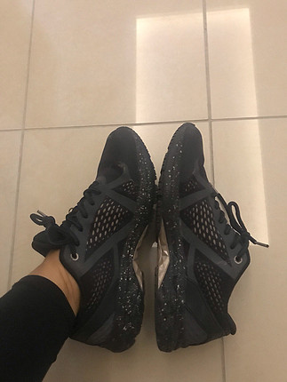 Oysho 38 nunara spor ayakkabı