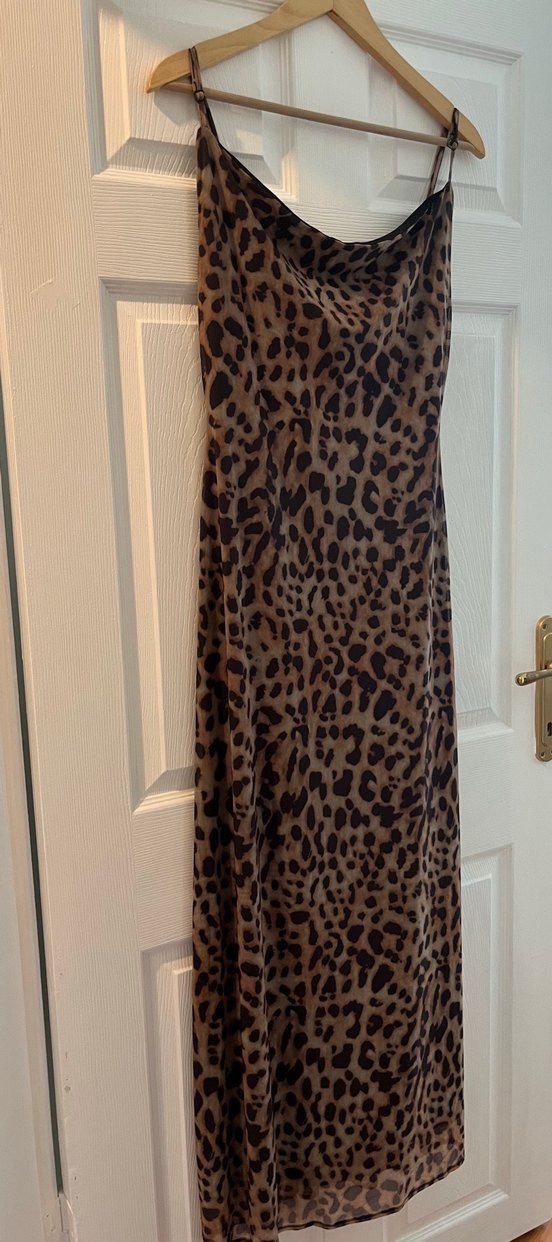 Leopar Desenli Uzun Askılı Elbise - Görsel 2