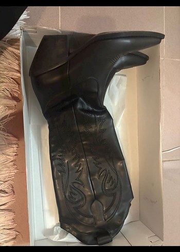 Siyah Nakışlı Kadın Dizüstü Gotik Deri Çizme - Görsel 2