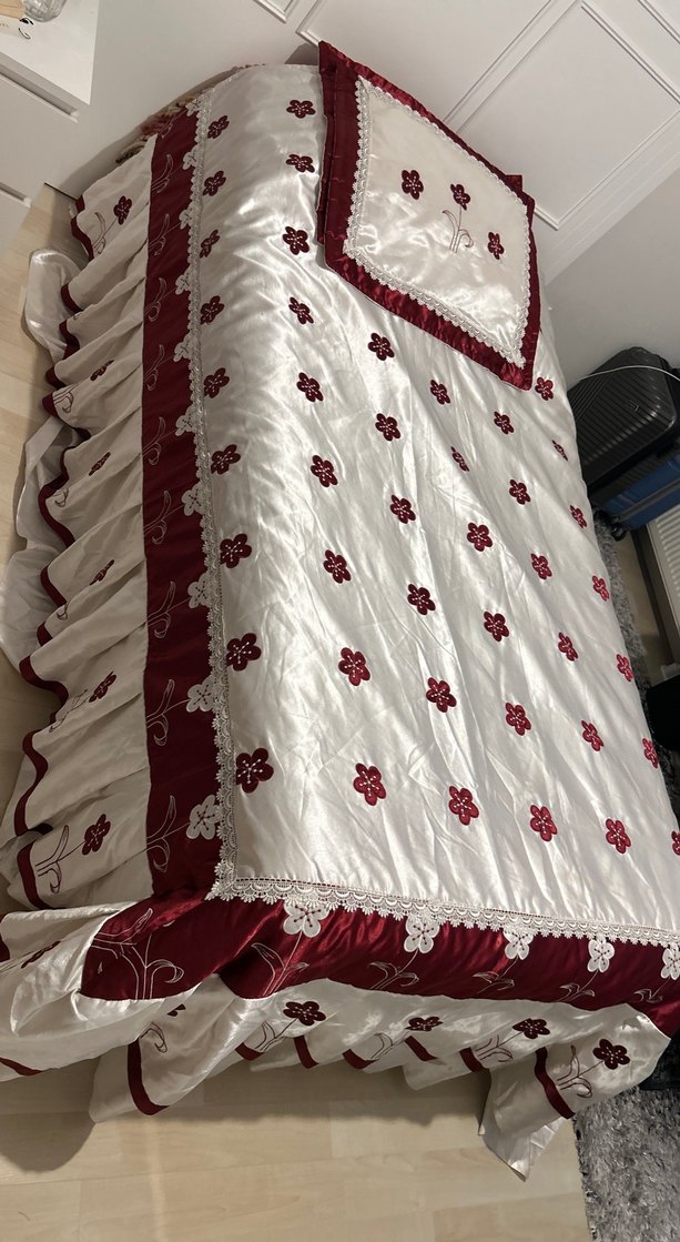 Bordo Nakışlı Parlak Yatak Örtüsü çift kişilik - Görsel 2