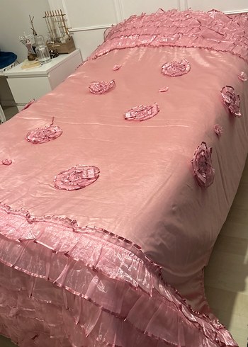 Pembe İşlemeli Parlak Yatak Örtüsü çift kişilik - Görsel 3