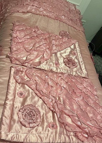 Pembe İşlemeli Parlak Yatak Örtüsü çift kişilik - Görsel 5