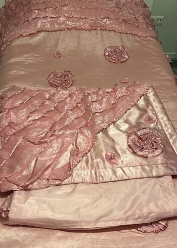 Pembe İşlemeli Parlak Yatak Örtüsü çift kişilik - Görsel 6