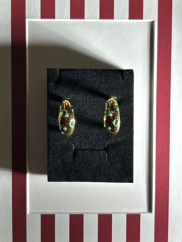 yeşil taşlı çelik küpe - Görsel 3