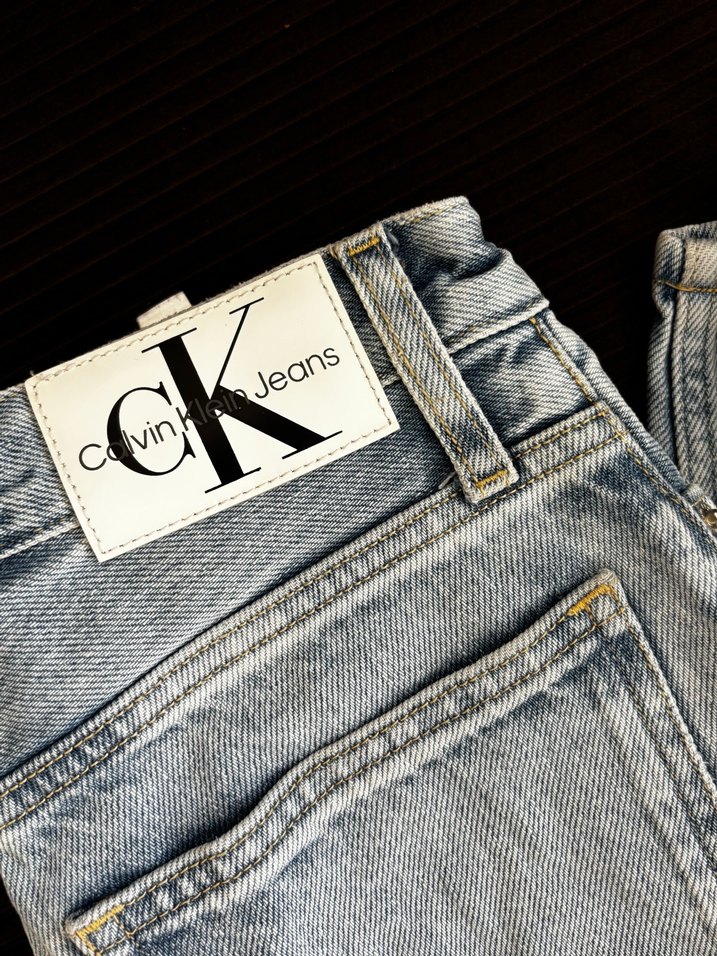 CK Jeans Açık Mavi Denim Jean — görsel 2/7