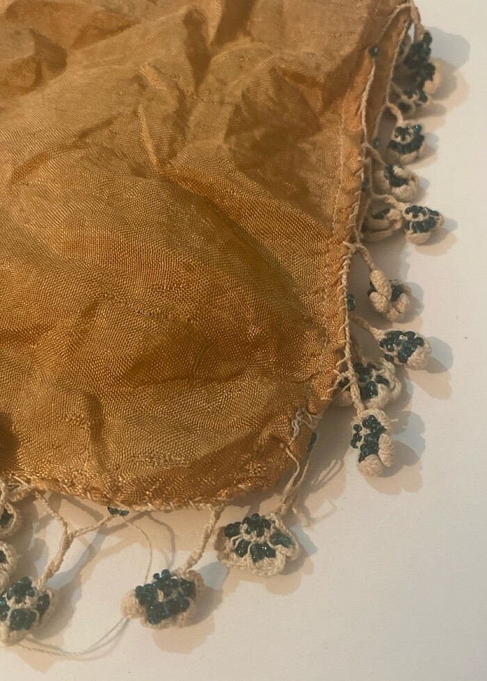 Vintage ipek eşarp üzerine taş boncuk işleme - Görsel 4
