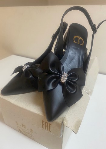 Siyah Fiyonklu İnce Topuklu Kadın Ayakkabı - Görsel 5