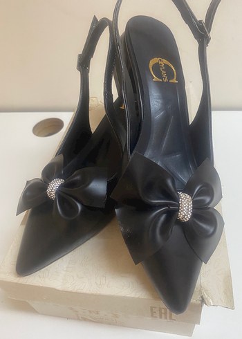 Siyah Fiyonklu İnce Topuklu Kadın Ayakkabı - Görsel 3