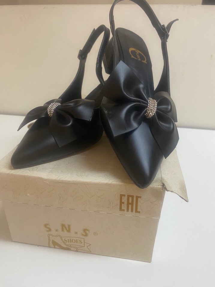 Siyah Fiyonklu İnce Topuklu Kadın Ayakkabı - Görsel 4