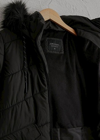 Siyah Kürklü Kadın Kışlık Mont - Görsel 5