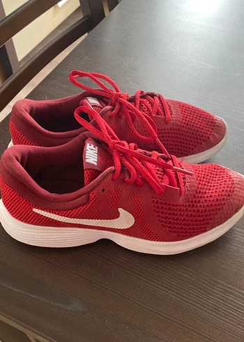 Nike Kadın Kırmızı Spor Ayakkabı - Görsel 2