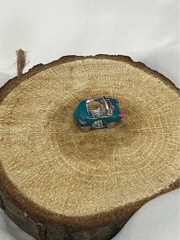 Pandora Araba charm