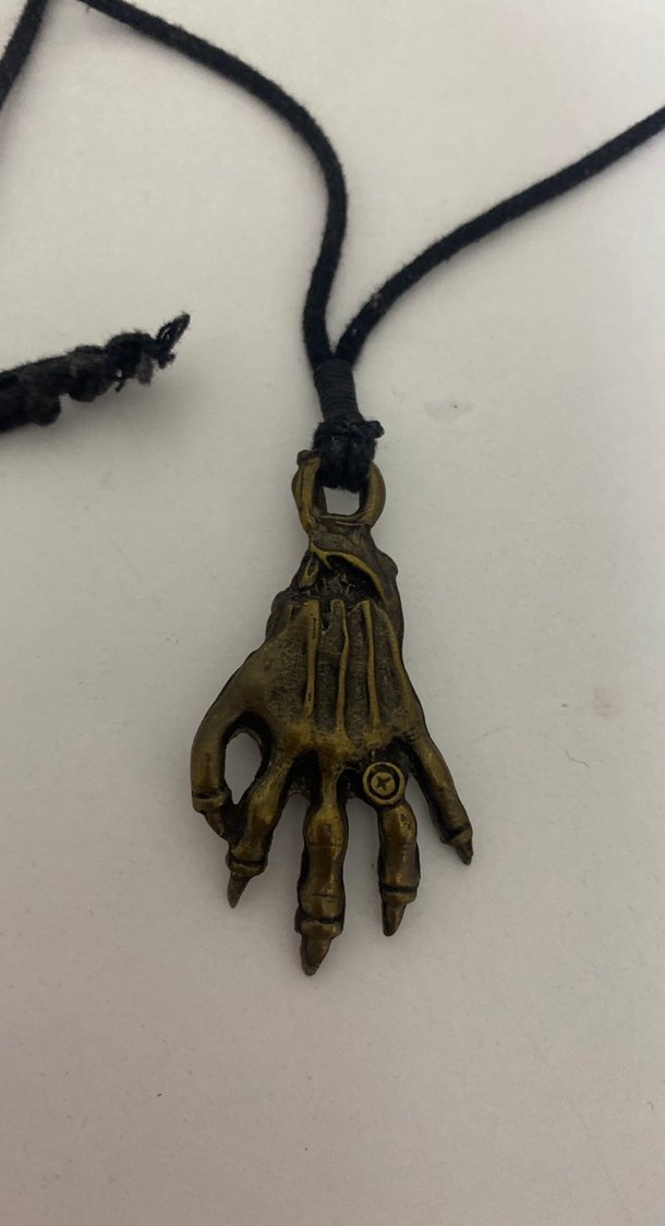 Zincir Detaylı Gotik Kadın Kolye - Görsel 2