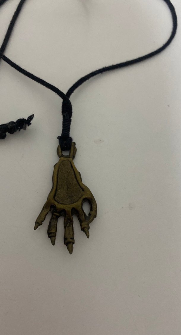 Zincir Detaylı Gotik Kadın Kolye - Görsel 3