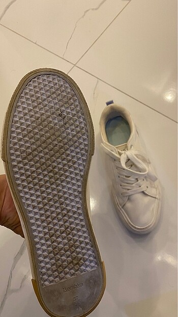 37 Beden Bershka spor ayakkabı