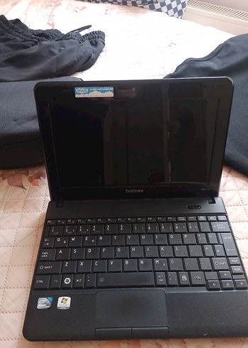 TOSHIBA Siyah Laptop - Görsel 2