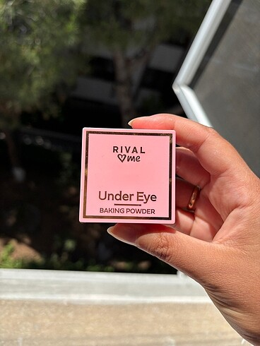 Rival loves me pudra