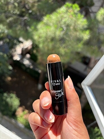 Beden Rival loves me bronzer stick